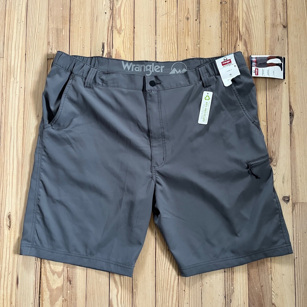 Wrangler Outdoor Men Charcoal Gray Cargo Shorts Relaxed Comfort Elastic Waist 42